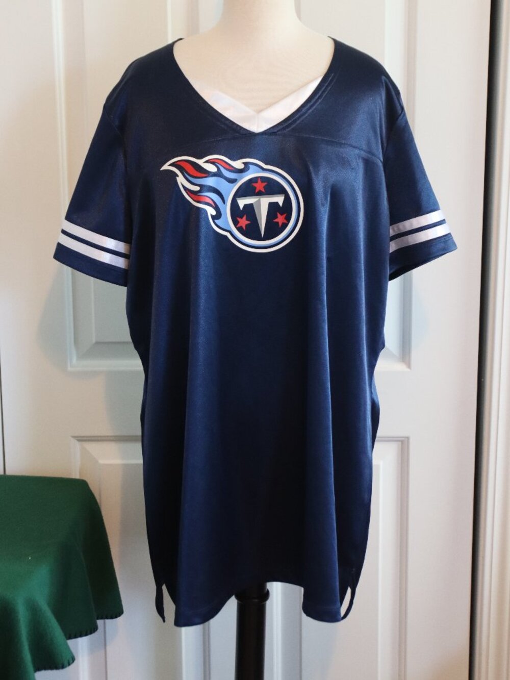NFL Team Apparel Womens Tennessee Titans Short Sleeve V-Neck Jersey Size 3X